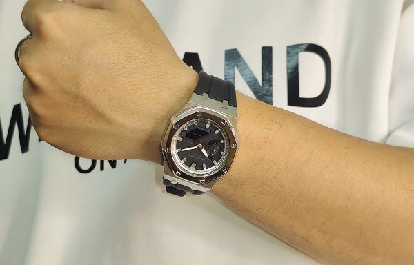 Кастомные часы Casio G-Shock GA-2100 — чёрный силиконовый ремешок и серебристый безель — фото 2
