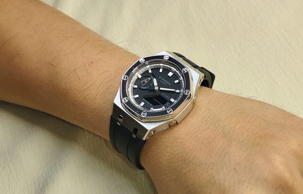 Кастомные часы Casio G-Shock GA-2100 — чёрный силиконовый ремешок и серебристый безель — фото 4