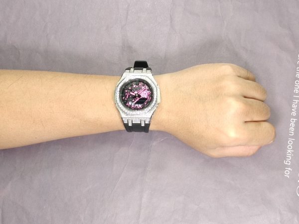 Кастомные часы Casio G-Shock GA-2100 — тёмный каучуковый ремешок и цветной безель с кристаллами — фото 1