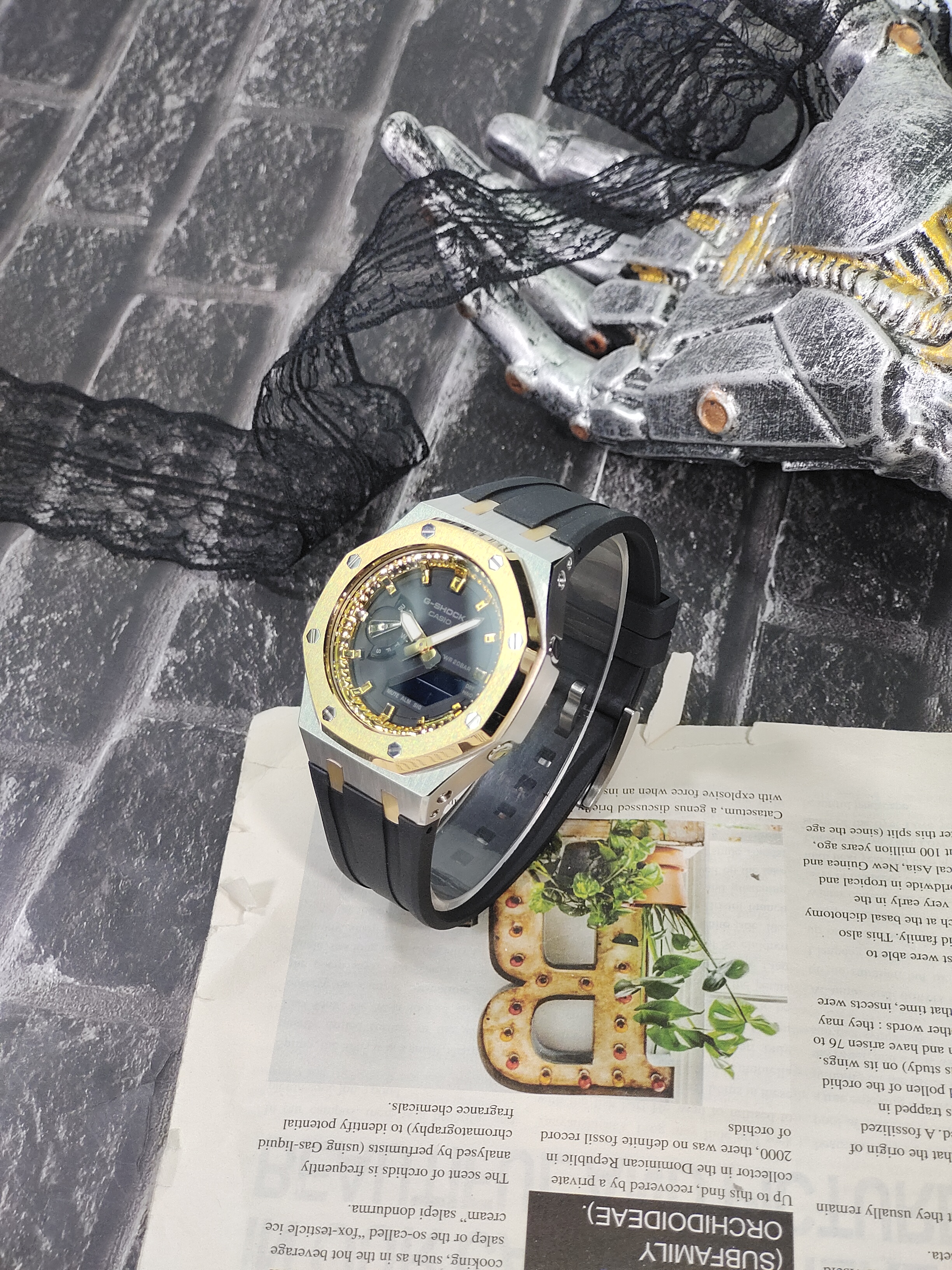 CASIO 1A | Чёрный каучуковый ремешок · Золотой безель