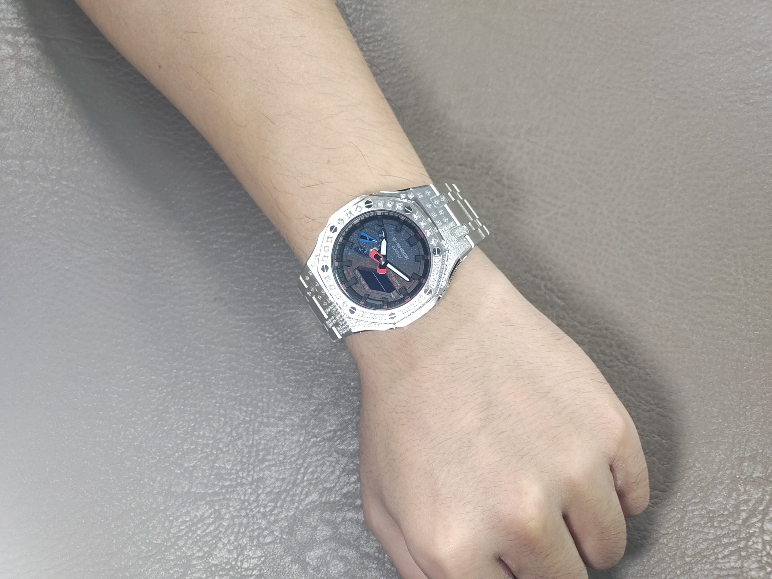 Кастомные часы CASIO 1A | Мод | CasiOAK Custom Кастомные часы Casio G-Shock GA-2100 — стальной браслет, безель с кристаллами и тёмный циферблат