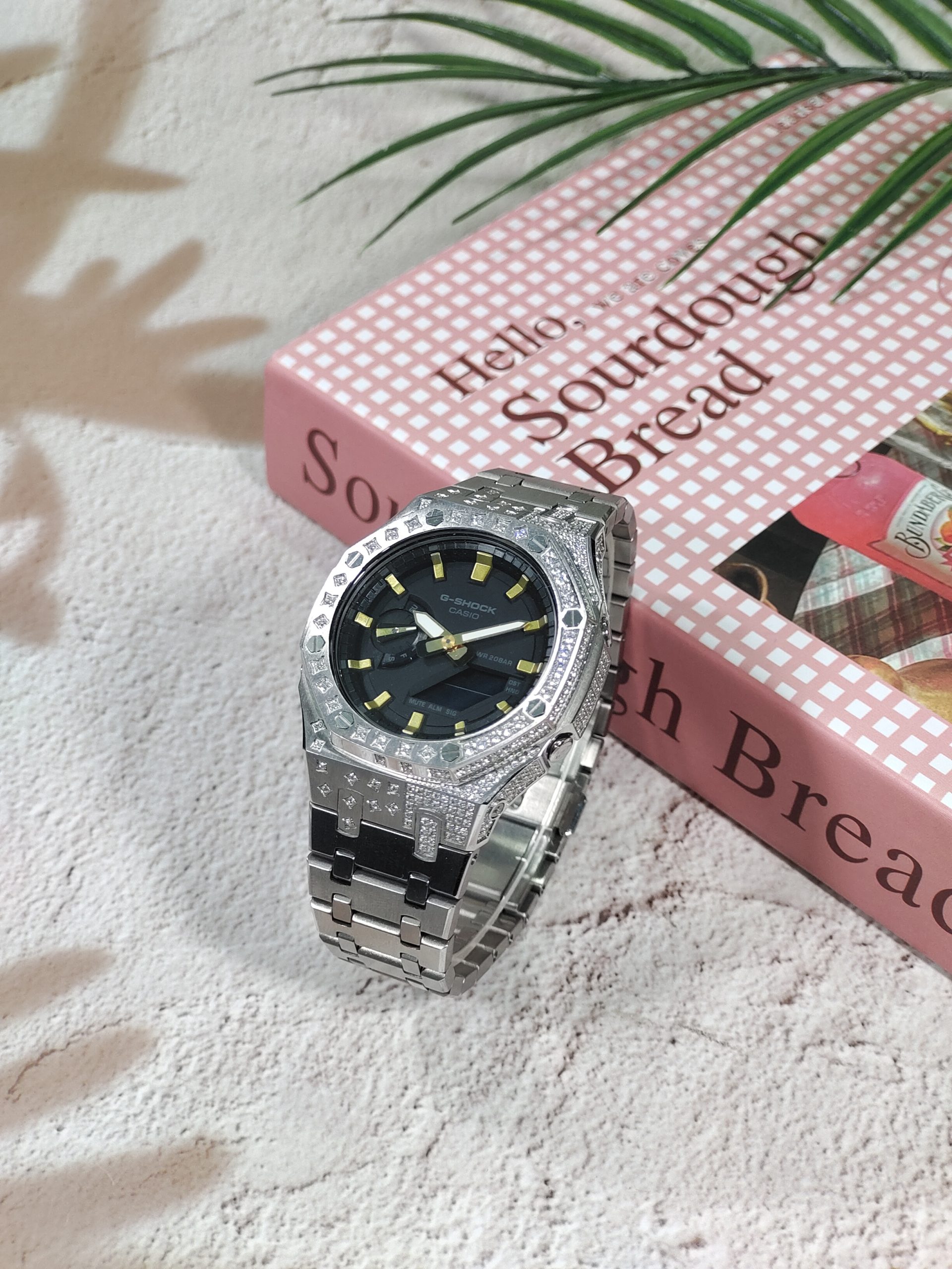 Кастомные часы CASIO GA2100 | золотой | CasiOAK Custom Кастомные часы Casio G-Shock GA-2100 — серебристый браслет и безель с кристаллами