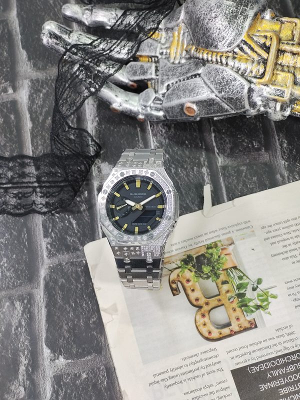 Кастомные часы Casio G-Shock GA-2100 — серебристый браслет и безель с кристаллами — фото 3