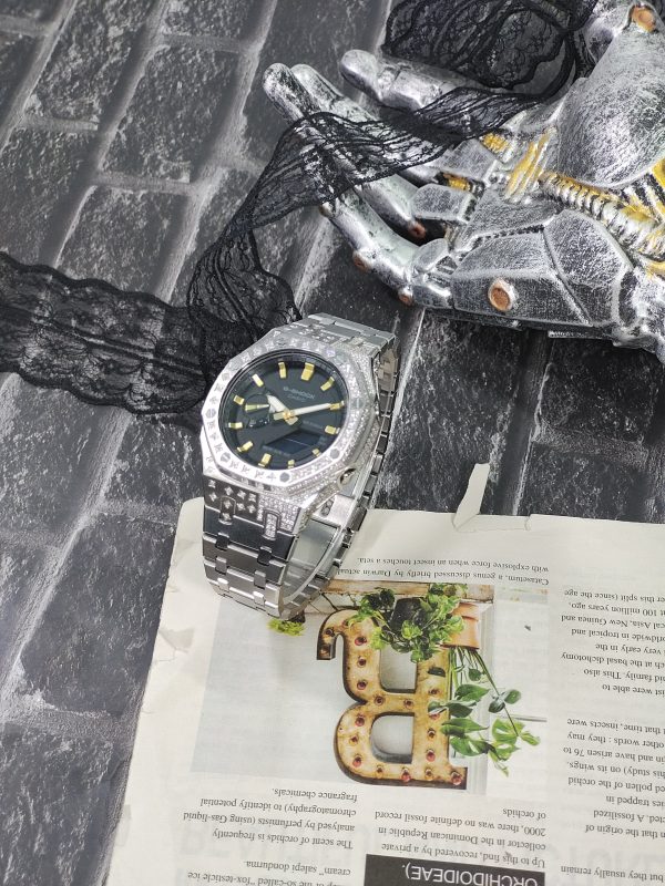 Кастомные часы Casio G-Shock GA-2100 — серебристый браслет и безель с кристаллами — фото 4