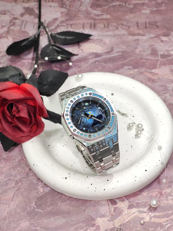 Кастомные часы Casio G-Shock GA-2100 — серебристый браслет и голубые кристаллы — фото 4