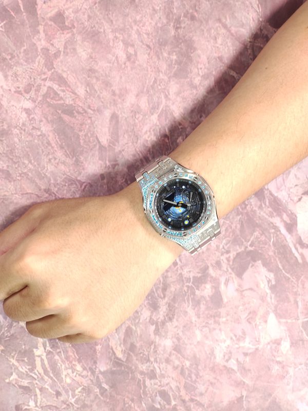 Кастомные часы Casio G-Shock GA-2100 — серебристый браслет и голубые кристаллы — фото 6