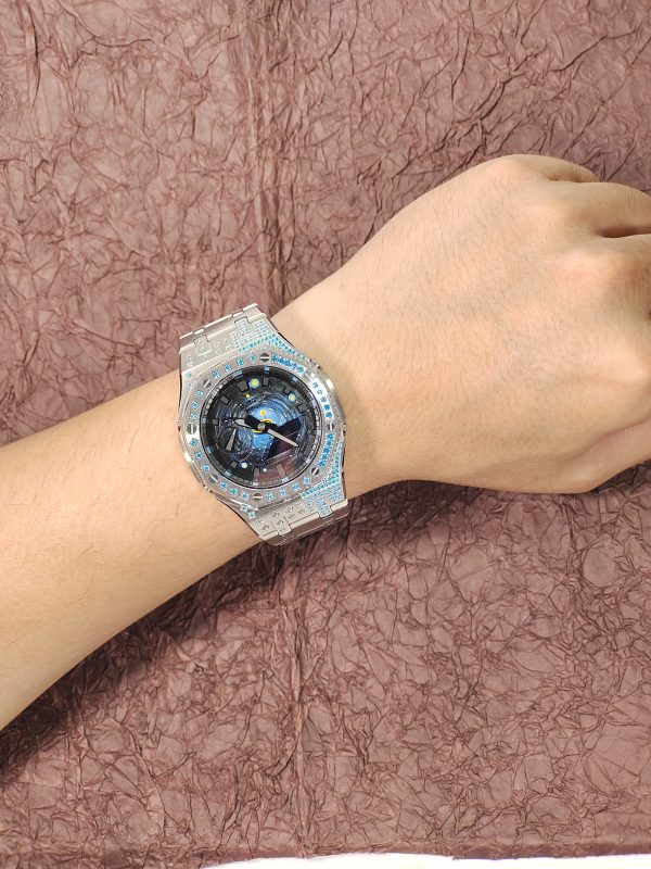 Кастомные часы Casio G-Shock GA-2100 — серебристый браслет и голубые кристаллы — фото 8